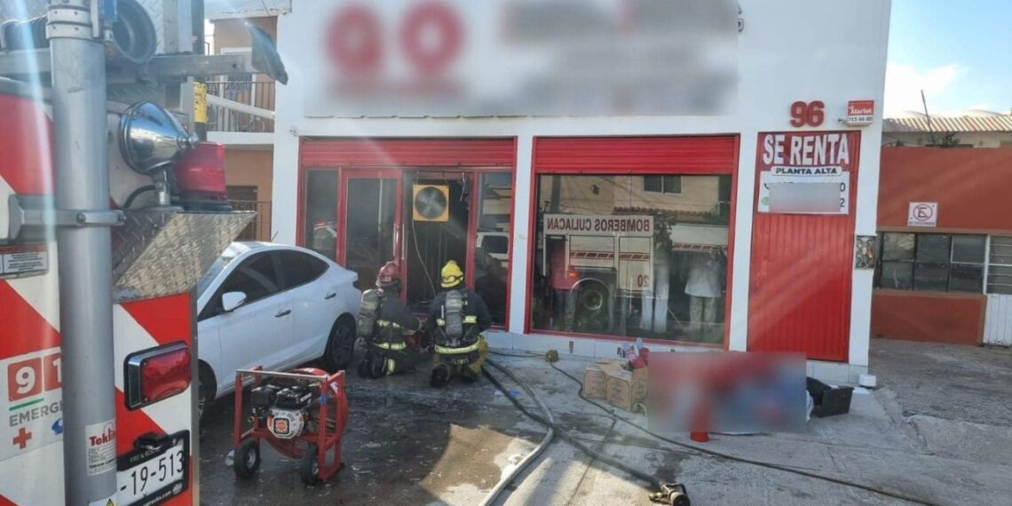 EstadosIncendian negocio de ropa en Culiacán; habían empleados adentro