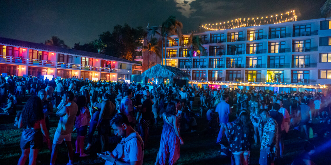 ¡EL FESTIVAL TRÓPICO 2024 ESTÁ A LA VISTA! ¡VIVE LA MEJOR FIESTA DE TRES DÍAS EN LA COSTA DEL PACÍFICO!