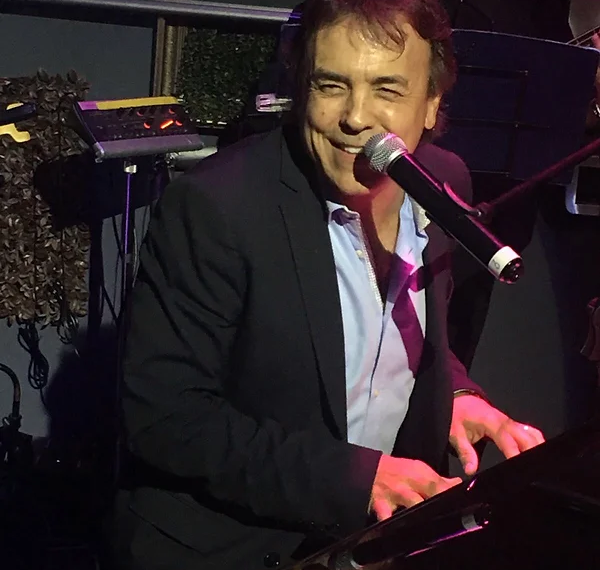 El compositor y productor Gerardo Flores hará sonar sus éxitos en la cueva