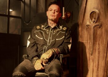 EL VAMPIRO CANADIENSE se asocia con PITAYA ENTERTAINMENT y presenta “SOMBRAS URBANAS”, un nuevo podcast sobre la cultura urbana