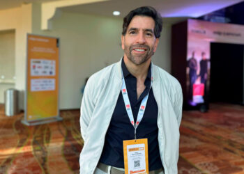 2bLatam y Elefantec anuncian la expansión de su alianza para llevar el humor de Enchufe.tv a nuevas audiencias en México y Estados Unidos