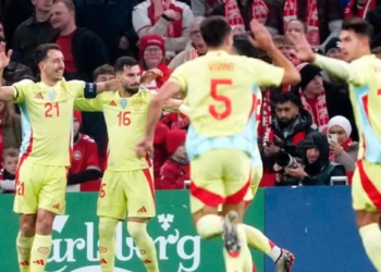 España vence a Dinamarca y asegura el liderato en la Liga de Naciones