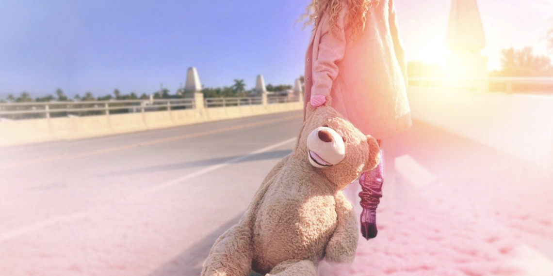 Paulina Rubio: La Chica Dorada, Presenta Su Nuevo Sencillo Balada Pop