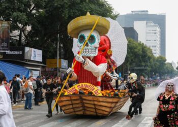Música, Arte y Color es lo que se vivio en el Gran Desfile de Muertos en la CDMX