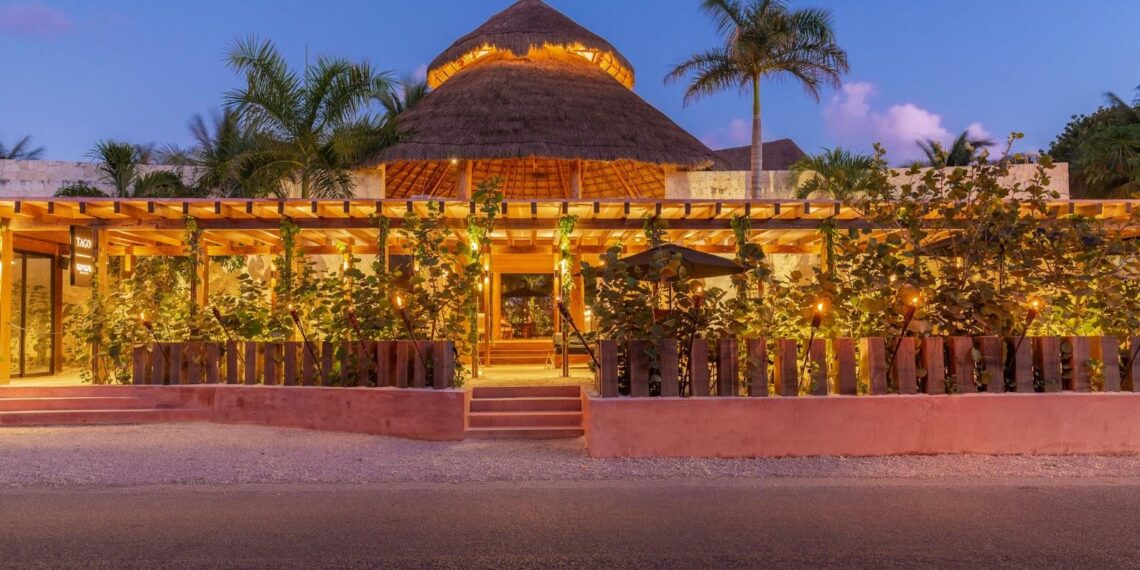 Noches de lujo, copas y mar: las veladas románticas de TAGO Tulum