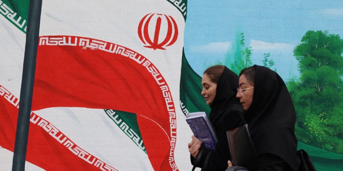 «Tengo muchas reservas»: Presidente de Irán cuestiona una nueva ley sobre el velo