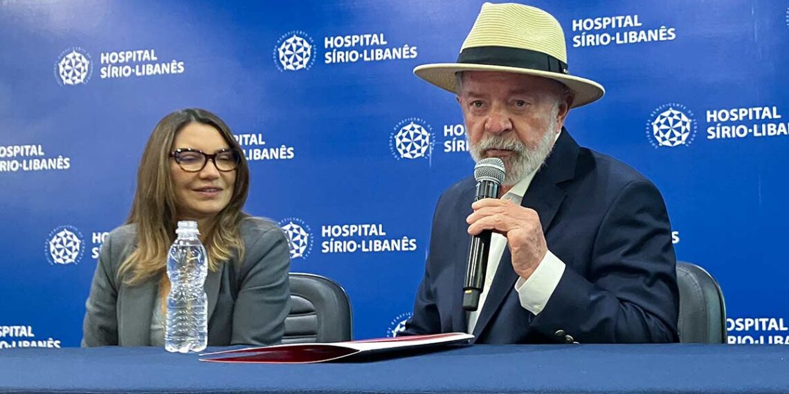 ‘Estoy aquí entero’, Lula tras recibir alta del hospital tras cirugía