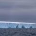 Colosal iceberg de un billón de toneladas se desprende y viaja a la deriva en el Océano Austral