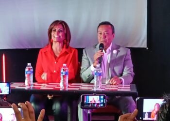 DIANA VANONI y CARLOS CUEVAS presentan su nuevo sencillo "NADA PERSONAL"