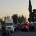 Transportistas bloquean carreteras al acusar falta de pagos por el Tren Maya