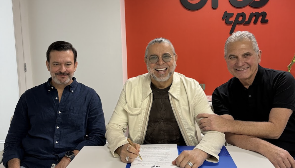 Luis Enrique, una de las figuras más icónicas y respetadas de la música latina