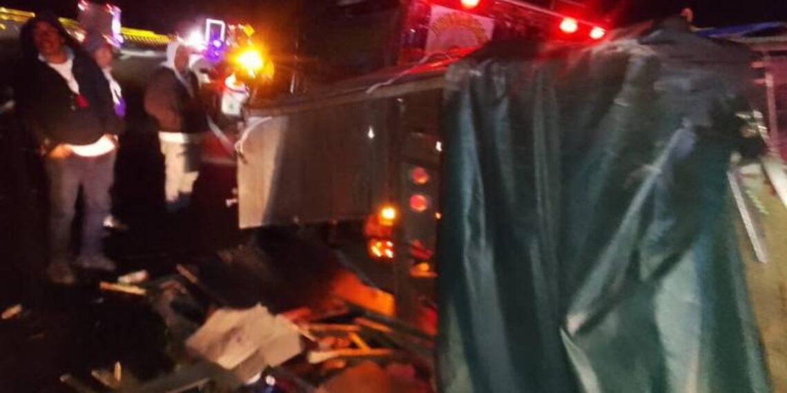 Accidente en la México-Puebla deja 10 peregrinos heridos