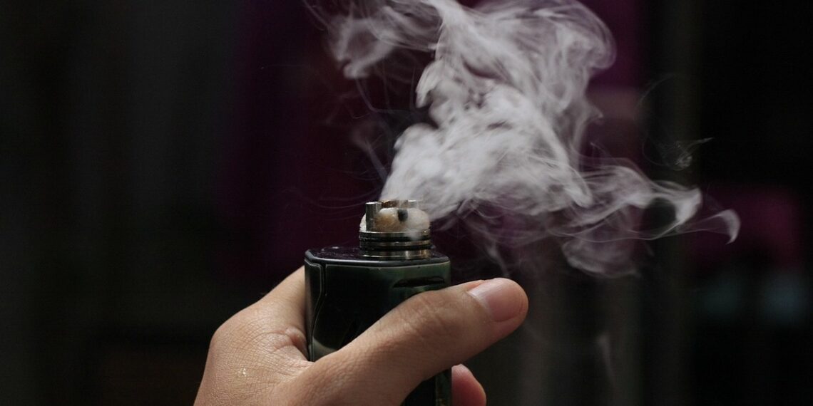 Presidenta Sheinbaum pide a jóvenes evitar uso de vapeadores