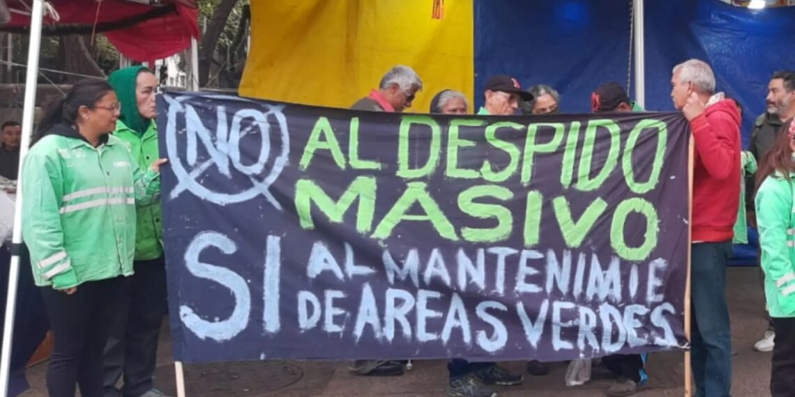 Denuncian despido masivo de trabajadores de limpieza