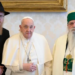 Papa Francisco sufre caída y le inmovilizan brazo derecho