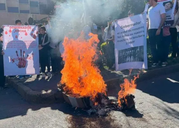 Marchan en Culiacán por la paz y exigen la renuncia de Rubén Rocha Moya