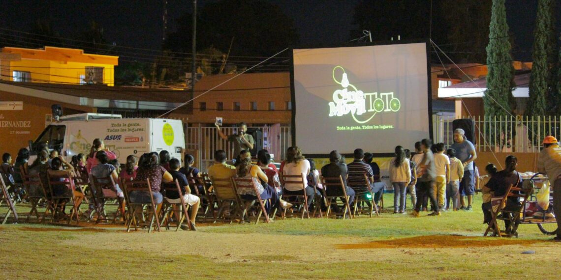 Con el simple y poderoso pedaleo de las bicicletas, Cine Móvil Toto, llevará cine mexicano al norte del país por cuarta ocasión