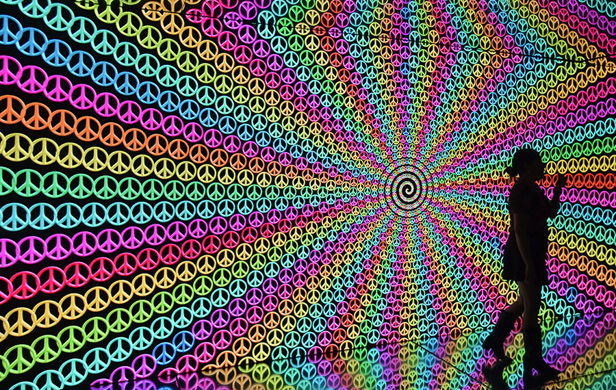 Party Across Time, Experiencia Inmersiva que Conecta la Música y la Fiesta de Distintas Épocas