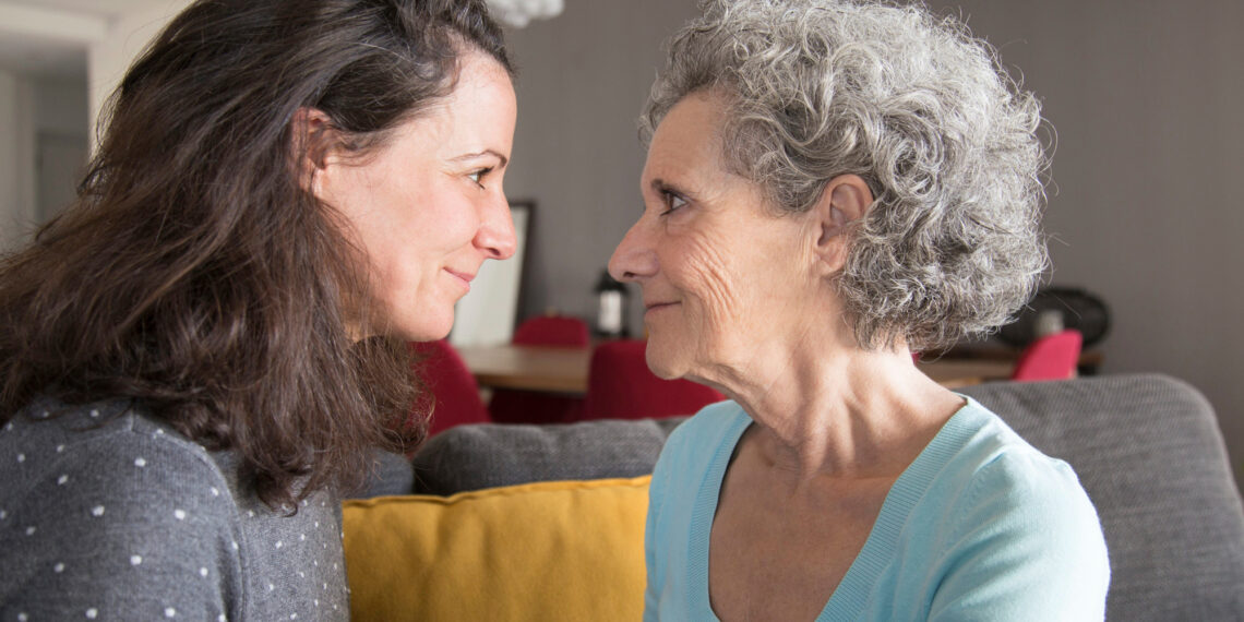 La enfermedad que borra recuerdos y margina