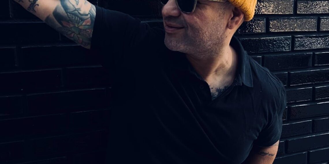 MXTX (Mota) lanza su nuevo sencillo «Amor a Mar, una emotiva y tropical canción que explora la distancia y la conexión con el mar»