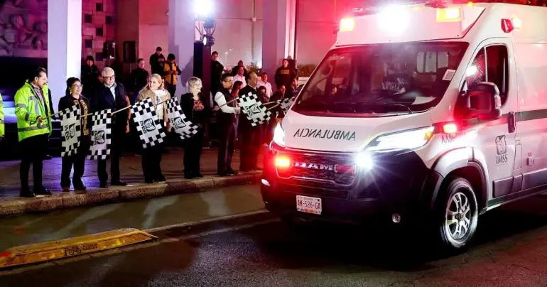Brugada y Robledo dan banderazo de salida a mil nuevas ambulancias del IMSS