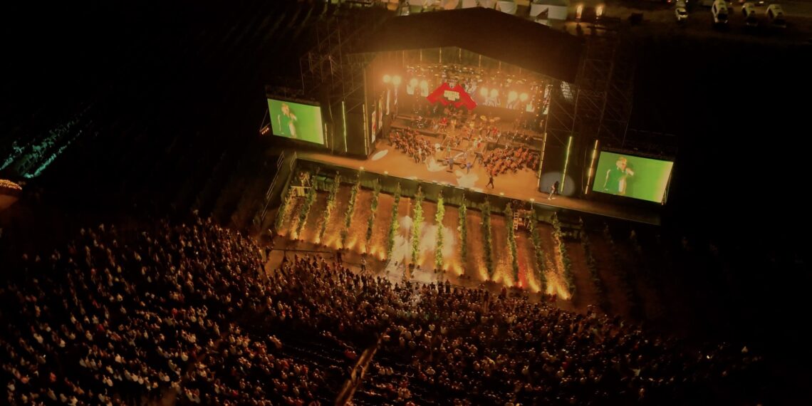 UNA NOCHE PARA LA HISTORIA: LOS AUTÉNTICOS DECADENTES DESLUMBRARON EN UN CONCIERTO SINFÓNICO JUNTO A LA ORQUESTA FILARMÓNICA DE MENDOZA