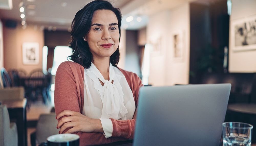 8M: Solo el 20% de las mujeres en bienes raíces tiene su propia agencia