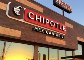 ALSEA FIRMA ACUERDO DE DESARROLLO CON CHIPOTLE MEXICAN GRILL PARA ABRIR RESTAURANTES EN MÉXICO