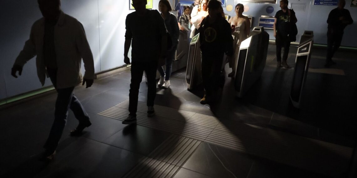 Apagón en España, Portugal y Francia; ¿un ciberataque o una sobrecarga en el sistema?