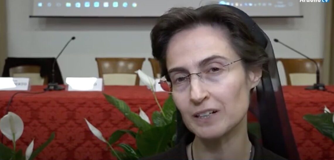 Raffaella Petrini, la religiosa de alto poder; mano firme en la santa sede