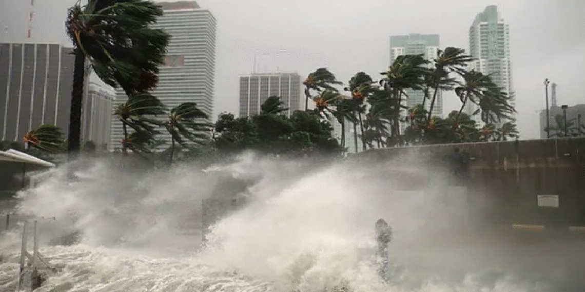 Huracán Erick causará lluvias intensas en estos estados; vientos llegarán a 230 km/h