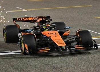 Oscar Piastri triunfa en Bahréin y McLaren sigue dominando