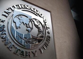 Economía mundial crecerá un 2.8% lastrada por aranceles de Trump: FMI