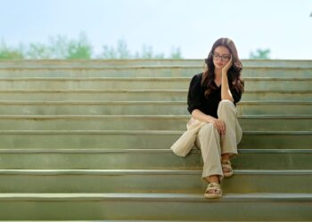 La generación Z alcanza la adultez y sufre de estrés financiero