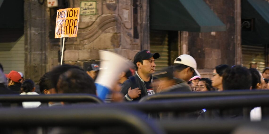 CNTE se ‘planta’ en Palacio: bloquea acceso a la mañanera de Sheinbaum