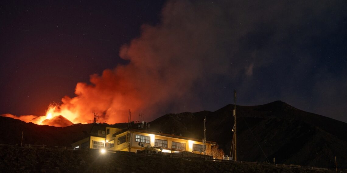 Etna, el volcán más activo de Europa, intensifica su actividad