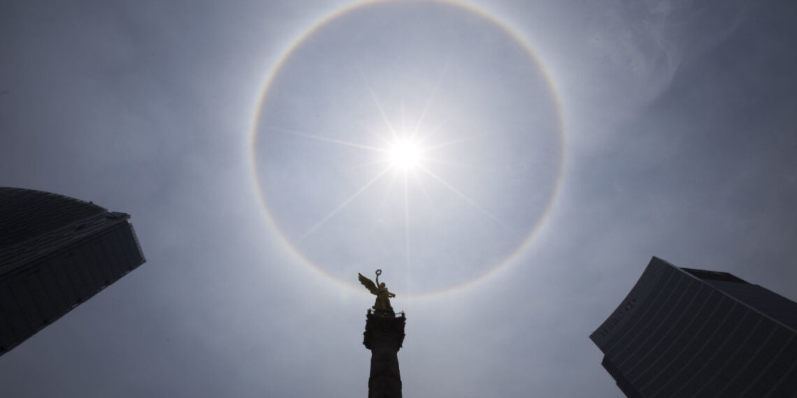 Bellas postales: raro fenómeno sorprendió hoy a CDMX