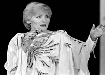 Muere Nicole Croisille famosa cantante y actriz a los 88 años