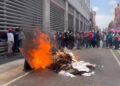 CETEG vandaliza e incendia edificio del SNTE, en CDMX