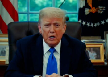 Trump prohíbe la entrada a EE.UU. de nacionales de doce países y limita la de otros siete