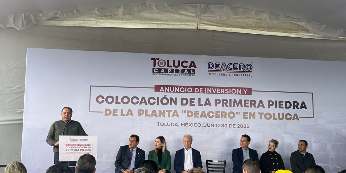 DEACERO coloca la primera piedra de su próximo Patio en Toluca