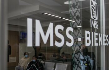 Advierten riesgos en unidades médicas móviles contratadas por el IMSS a CREAMEDIC