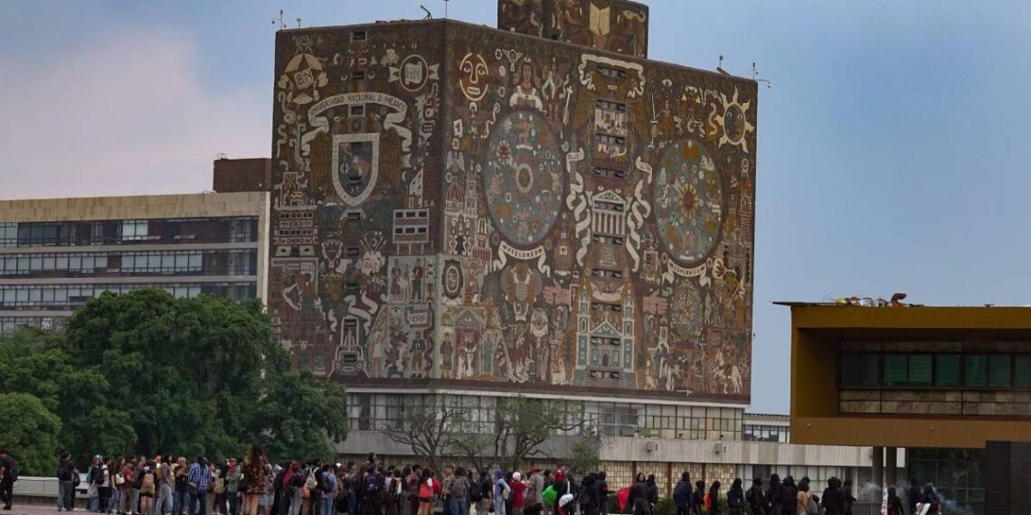 ¡Orgullo de Ecatepec! Anna Pérez, puntaje perfecto en examen de la UNAM