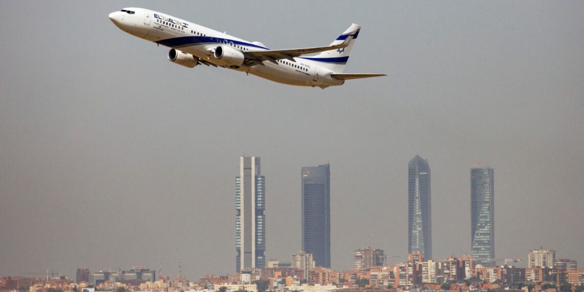 Aeropuerto de Barajas colapsa: largas filas y retrasos por falta de policías