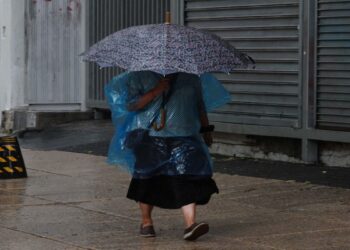 Huracán Flossie se debilitará gradualmente pero deja lluvias