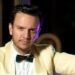 Eric Ventura rinde homenaje a José José en el Teatro San Jerónimo, con Carlos Cuevas como padrino