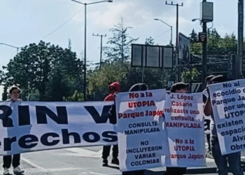 Bloquean vecinos vialidad para oponerse a Utopía en Parque ‘Las Águilas Japón’