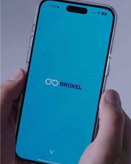 Contratos millonarios y solicitudes de devolución marcan la relación entre Broxel y la CDMX