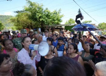Visita Sheinbaum zona cero tras lluvias y anuncia censo y distribución de apoyos