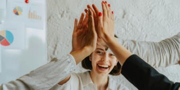 Propósito y liderazgo positivo en equipos híbridos: Tecmilenio